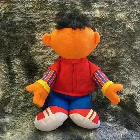 Playskool HASBRO SESAME STREET
ROCKIN' NUMBERS ERNIE TALKING  PLUSH
TOY - Picture 4 of 11